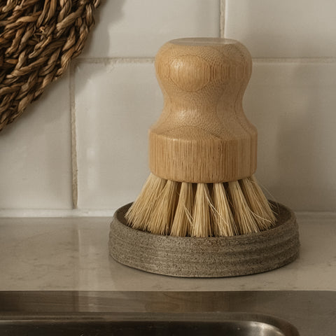 Piattino con spazzola per piatti